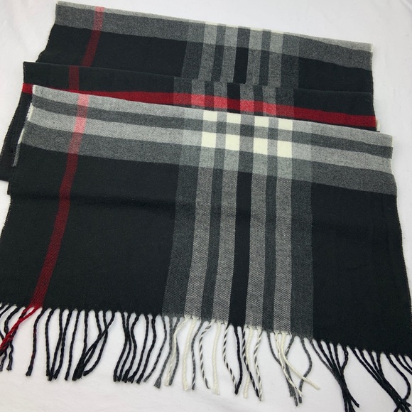 Oversized Plaid Scarf - Picture 3 of 8